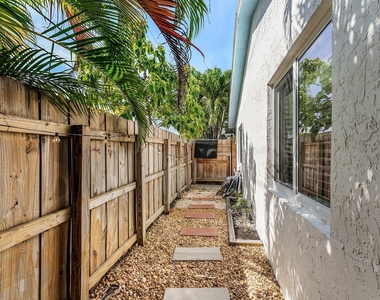 334 Ne 7th Avenue - Photo Thumbnail 17