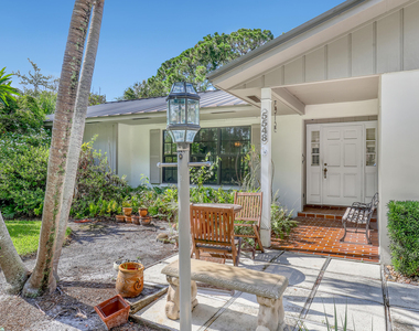5548 Shirley Drive - Photo Thumbnail 4