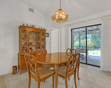 5548 Shirley Drive - Photo Thumbnail 9