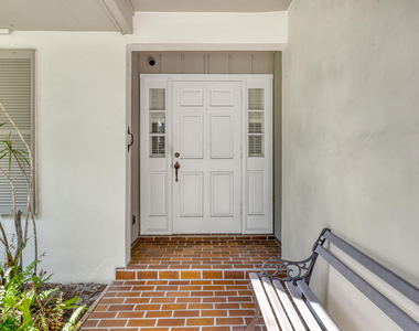 5548 Shirley Drive - Photo Thumbnail 5