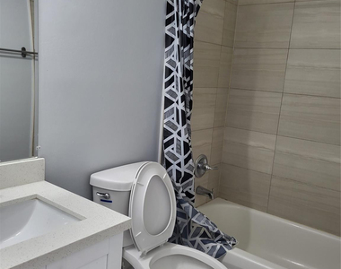 7221 Venetian Street - Photo Thumbnail 5