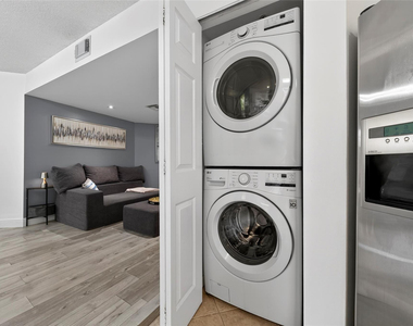 520 Se 5th Avenue - Photo Thumbnail 10