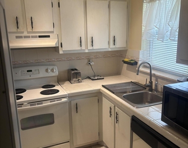 6670 Royal Palm Boulevard - Photo Thumbnail 15