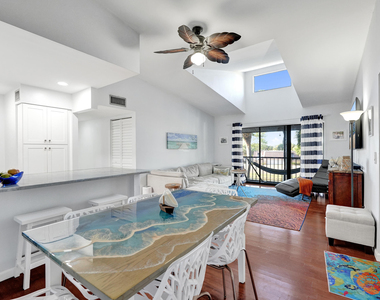 1008 Green Pine Boulevard - Photo Thumbnail 5