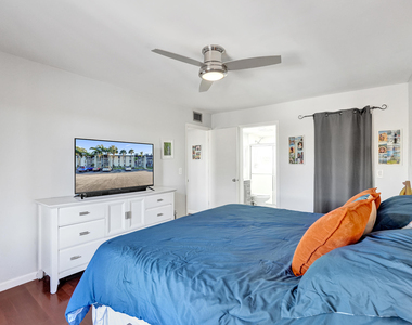 1008 Green Pine Boulevard - Photo Thumbnail 7