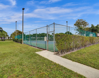 1008 Green Pine Boulevard - Photo Thumbnail 21