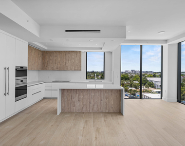 305 Briny Avenue - Photo Thumbnail 6
