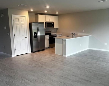 4021 35th Street Sw - Photo Thumbnail 4