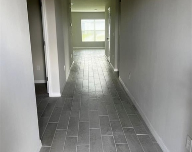 4021 35th Street Sw - Photo Thumbnail 1
