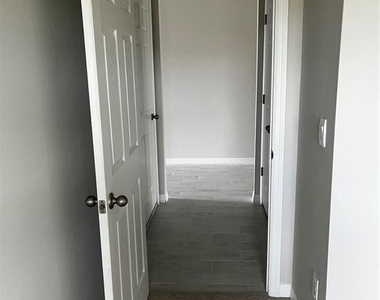 4021 35th Street Sw - Photo Thumbnail 6