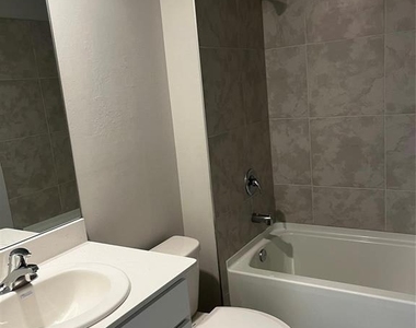 4021 35th Street Sw - Photo Thumbnail 9