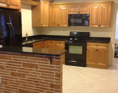 817 S B Street - Photo Thumbnail 3
