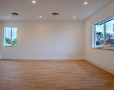 238 Se 1st Avenue - Photo Thumbnail 6