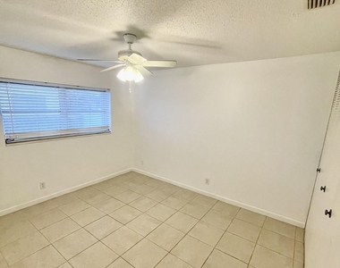 2521 Emory Drive W - Photo Thumbnail 3