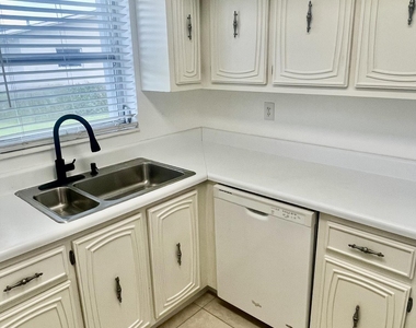 2521 Emory Drive W - Photo Thumbnail 6