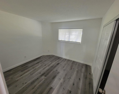 3465 Nw 44th Street - Photo Thumbnail 8