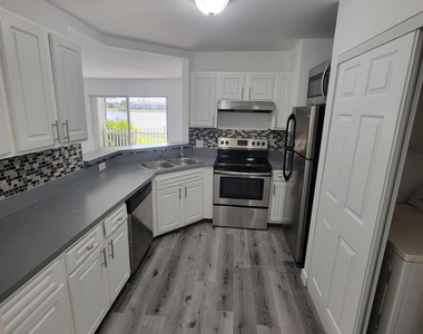 3465 Nw 44th Street - Photo Thumbnail 2