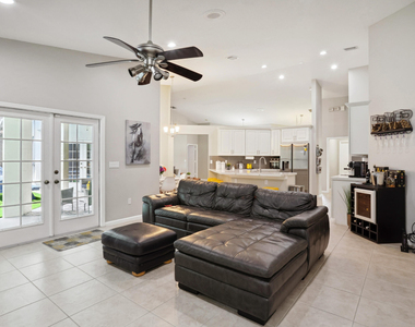 13823 Callington Drive - Photo Thumbnail 6