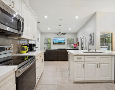 13823 Callington Drive - Photo Thumbnail 9
