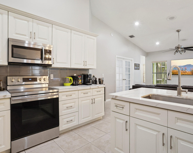 13823 Callington Drive - Photo Thumbnail 8