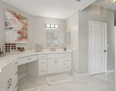 13823 Callington Drive - Photo Thumbnail 14