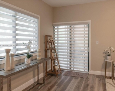 2916 Tuscany Court - Photo Thumbnail 7