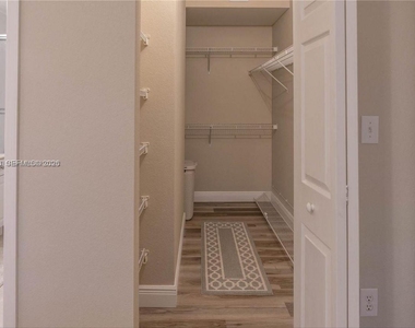 2916 Tuscany Court - Photo Thumbnail 20