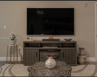 2916 Tuscany Court - Photo Thumbnail 4
