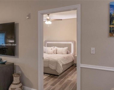 2916 Tuscany Court - Photo Thumbnail 17