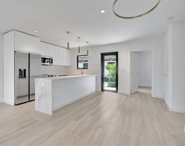 1361 Se 4th Street - Photo Thumbnail 20