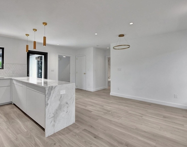 1361 Se 4th Street - Photo Thumbnail 14