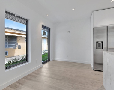 1361 Se 4th Street - Photo Thumbnail 11