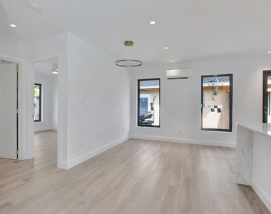 1361 Se 4th Street - Photo Thumbnail 8
