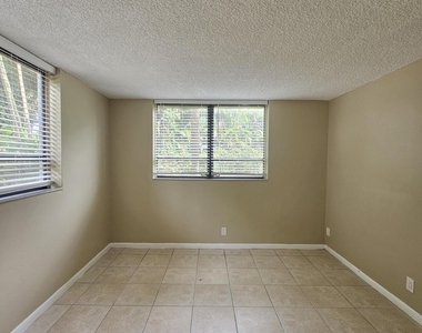 1720 N Congress Avenue - Photo Thumbnail 11