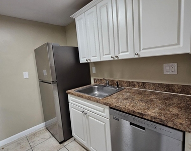 1720 N Congress Avenue - Photo Thumbnail 4