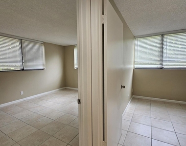 1720 N Congress Avenue - Photo Thumbnail 10