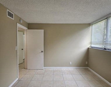 1720 N Congress Avenue - Photo Thumbnail 14