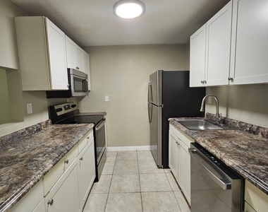 1700 N Congress Avenue - Photo Thumbnail 2
