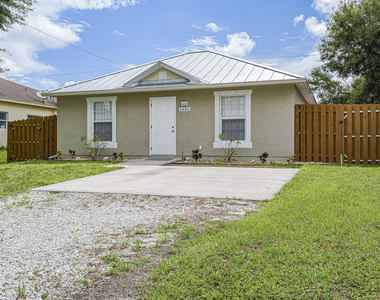 1456 25th Court Sw - Photo Thumbnail 1