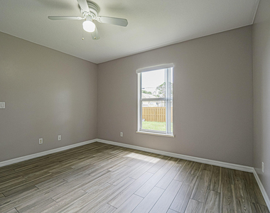 1456 25th Court Sw - Photo Thumbnail 15