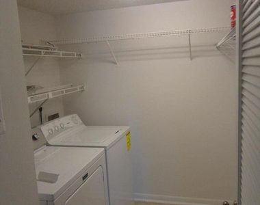 714 Sunny Pine Way - Photo Thumbnail 6