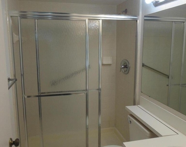 714 Sunny Pine Way - Photo Thumbnail 5