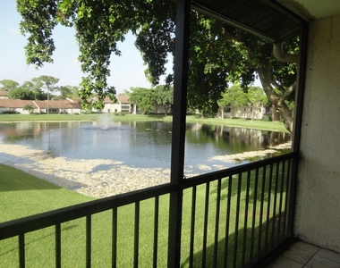 714 Sunny Pine Way - Photo Thumbnail 7