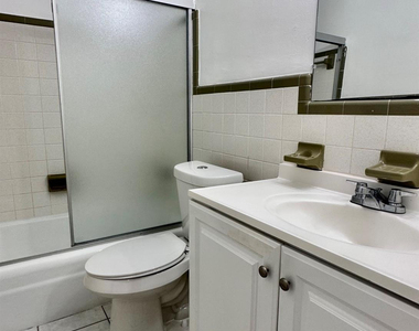 717 Se 16th Street - Photo Thumbnail 4