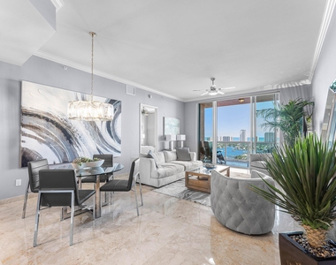 2640 Lake Shore Drive - Photo Thumbnail 6