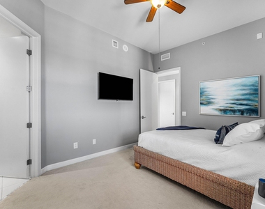 2640 Lake Shore Drive - Photo Thumbnail 21