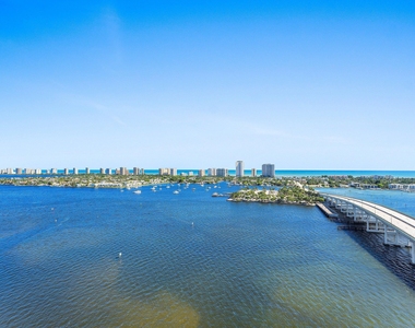 2640 Lake Shore Drive - Photo Thumbnail 29