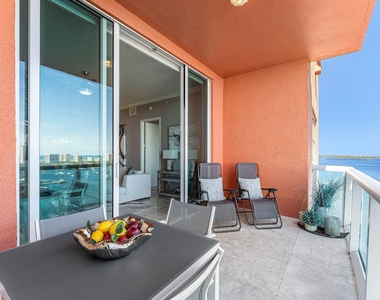2640 Lake Shore Drive - Photo Thumbnail 26