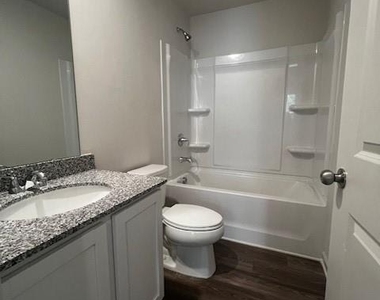119 Villa Lane - Photo Thumbnail 16