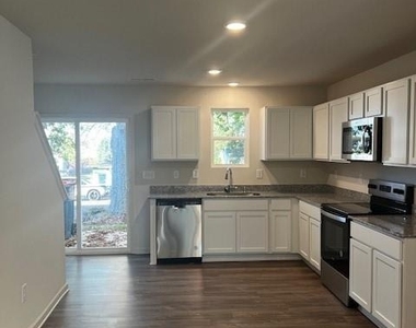 119 Villa Lane - Photo Thumbnail 5